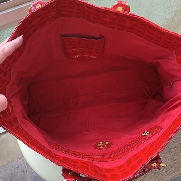Tory Burch Red Jordana Croc Embossed Tote Bag - Picture 7 of 11